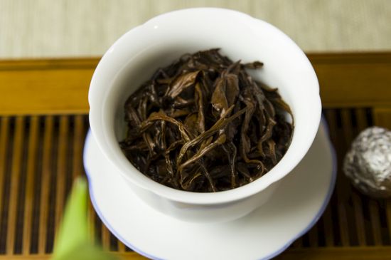 干吃茶葉致癌嗎，長期吃干茶葉的危害