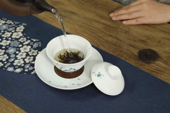 各類茶的注水方式，不同的茶泡茶時怎么注水