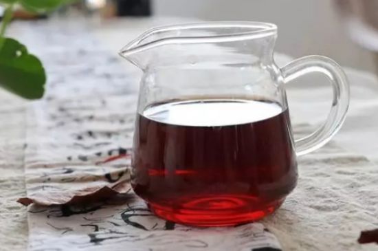 黑茶調(diào)理婦科病，女人喝黑茶好處太多了！