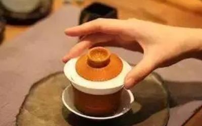 三才蓋碗的正確拿法，三才蓋碗抓碗法圖解