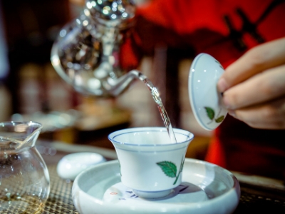 千萬別做兼職茶藝師，女人學(xué)茶藝好嗎？