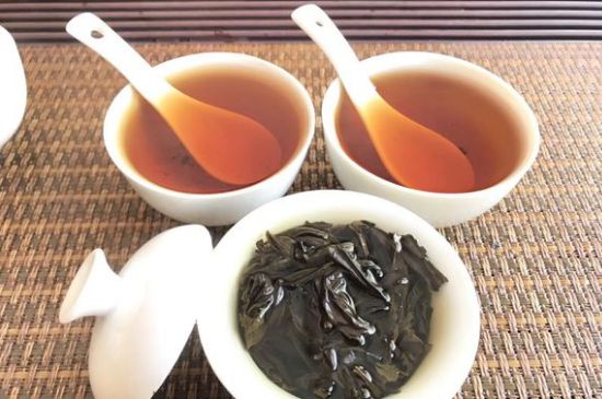 大紅袍第一泡要倒掉嗎，洗茶水需倒掉但第一泡出湯