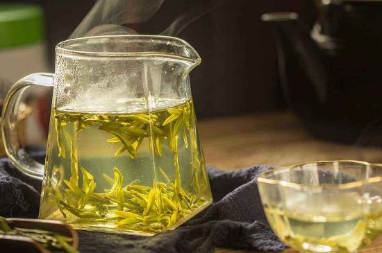 蜂蜜泡茶葉的副作用，蜂蜜泡茶葉有什么禁忌