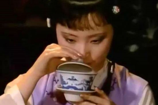 女士喝茶優(yōu)雅姿勢(shì)，女士正確喝茶姿勢(shì)禮儀