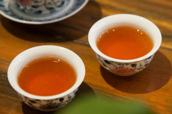 紅茶加蜂蜜的危害，蜂蜜泡茶葉的副作用