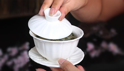 三才蓋碗的正確拿法，三才蓋碗抓碗法圖解