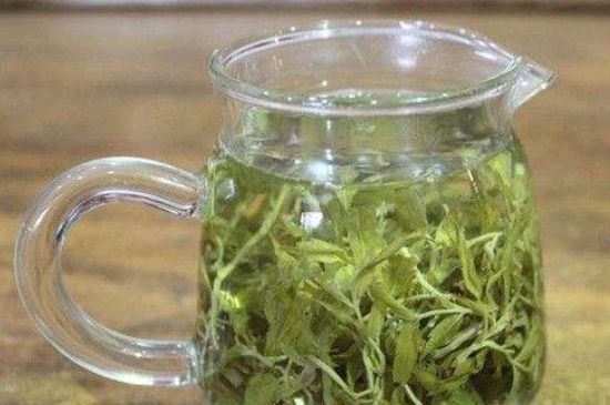 怎樣辨別莓茶發(fā)霉了，莓茶發(fā)霉和白霜的區(qū)別