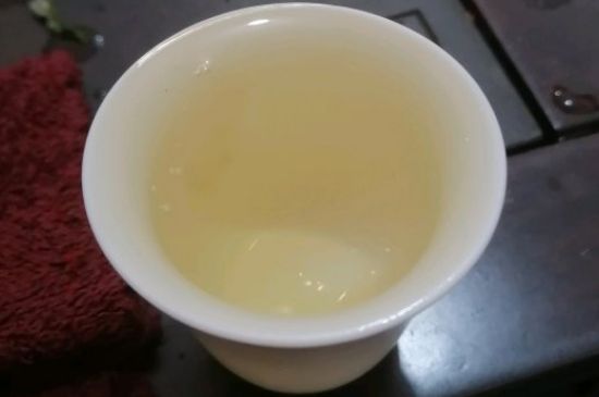 春茶上市白茶的好壞怎么區(qū)分，春白茶怎么分辨好不好？