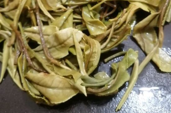 春茶上市白茶的好壞怎么區(qū)分，春白茶怎么分辨好不好？