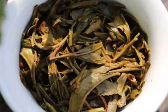 什么茶葉容易放香精，香精茶有什么危害？