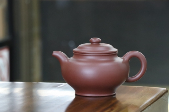 剛買的紫砂壺要怎么開壺養(yǎng)壺，<a href=http://www.sdeasyshipping.com/chaju/zisha/ target=_blank class=infotextkey>紫砂壺開壺</a>與養(yǎng)壺的方式方法