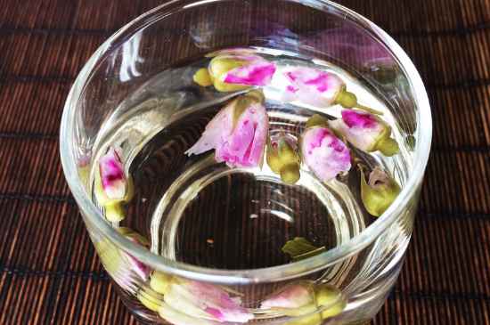 玫瑰花和茉莉茶一起泡有什么作用，玫瑰茉莉花茶的功效