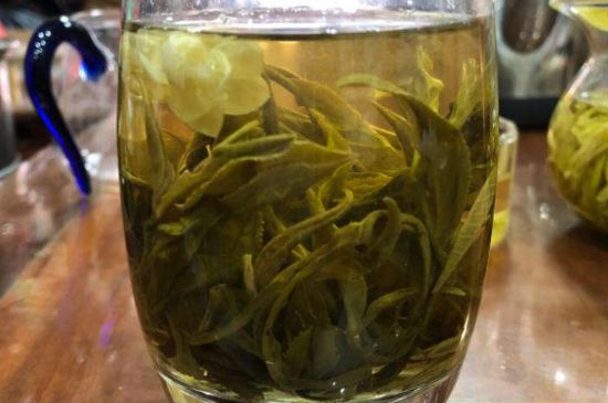 茉莉龍珠泡開后為什么都是梗，茉莉龍珠泡開后什么樣？