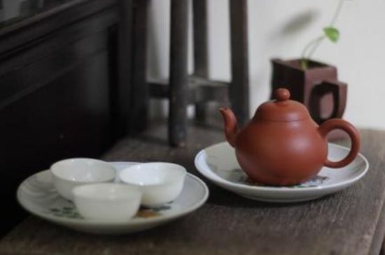 本山綠泥壺適合沖泡什么茶，紫砂壺本山綠最適合什么茶？