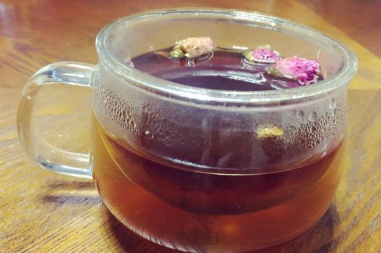 喝玫瑰花茶能祛斑嗎，玫瑰花茶有祛斑的功效嗎？