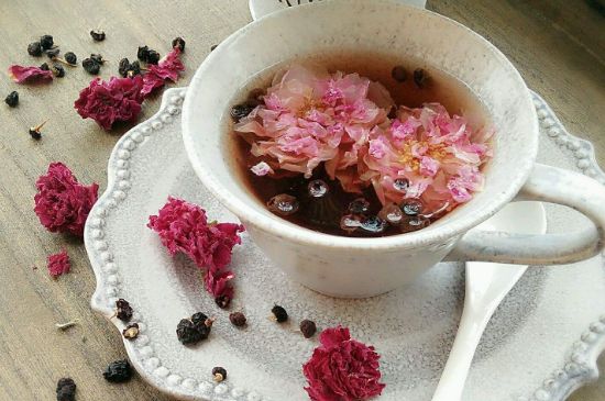 玫瑰花的最佳搭配，喝玫瑰花茶搭配什么喝好？