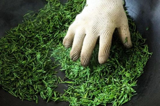 龍井茶炒茶葉怎么炒出好茶色，茶葉怎樣做出來(lái)最綠？
