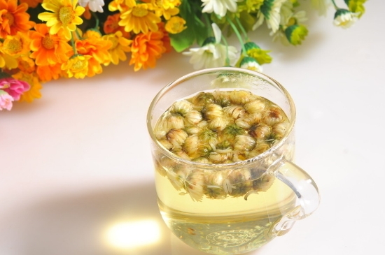 喝菊花茶有什么效果，女人長期喝菊花茶好嗎？