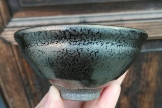 怎么鑒別建盞化學(xué)釉，真假建盞的對比與辨別