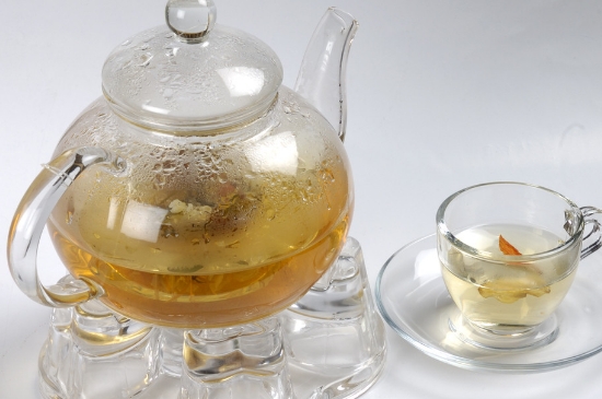 經(jīng)常菊花泡水好嗎，喝菊花茶有什么好處？