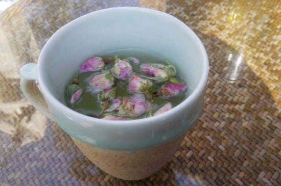 玫瑰花泡茶祛斑要多久見效，喝玫瑰花茶多久能祛斑？