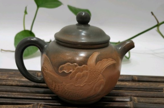 泡茶用坭興陶和紫砂壺哪個好，紫砂壺比坭興陶壺好嗎？