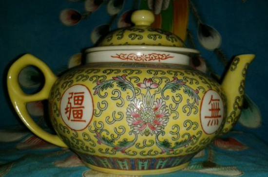 瓷壺適合泡什么茶，瓷器茶具喝什么茶好