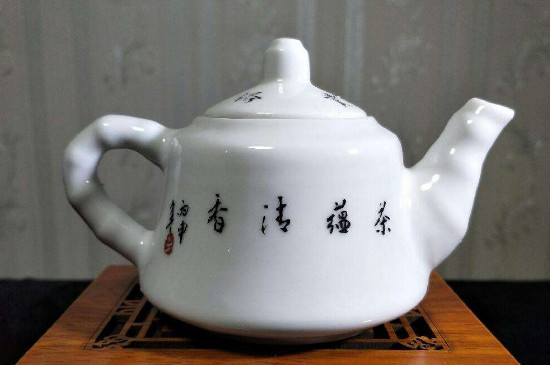 瓷壺適合泡什么茶，瓷器茶具喝什么茶好
