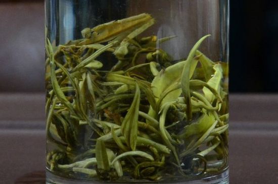 茉莉龍珠什么季節(jié)喝，夏天適合喝茉莉龍珠茶