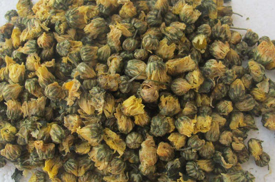 菊花茶大朵小朵有什么區(qū)別，菊花喝大朵還是小朵？