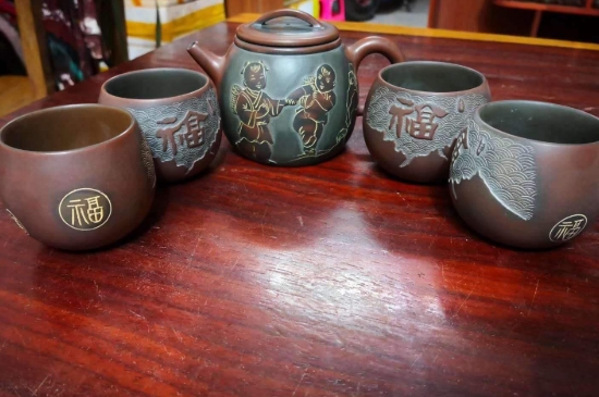坭興陶主要泡什么茶，廣西坭興陶壺適合泡哪些茶？