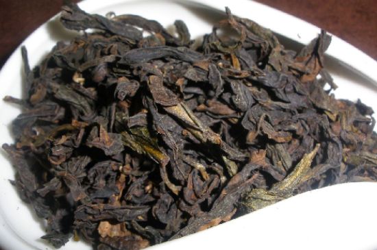 肉桂茶和大紅袍哪個(gè)貴，武夷山肉桂與大紅袍的價(jià)格比較