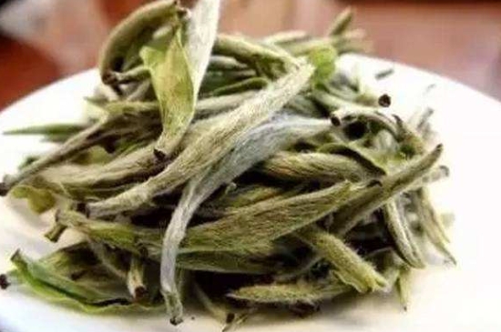 白茶三年為藥七年為寶的原理，為什么說(shuō)一年茶三年藥七年寶？