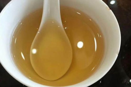 女人喝金駿眉的好處和壞處，女性喝金駿眉可減肥養(yǎng)顏