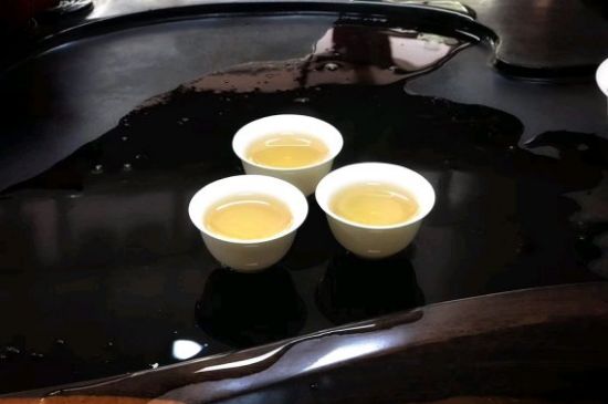 蜜蘭香好還是鴨屎香好，鳳凰單叢茶蜜蘭香和鴨屎香特點(diǎn)有哪些？