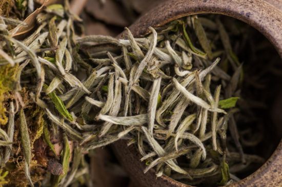 福鼎白茶要喝老的嗎，為什么喝白茶要喝老茶存新茶？