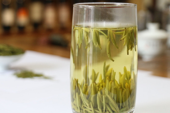 竹葉青茶泡不立起來怎么回事，竹葉青茶怎么泡立起來