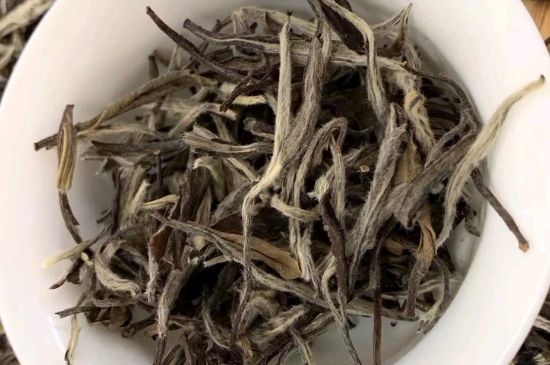 三年白茶賽砒霜，這是真的嗎？