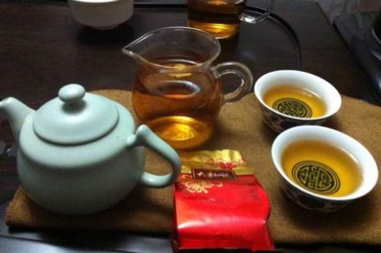 肉桂茶和大紅袍哪個(gè)貴，武夷山肉桂與大紅袍的價(jià)格比較