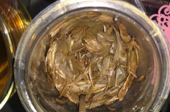 金駿眉有幾個(gè)品種分哪幾個(gè)級(jí)別？按茶樹(shù)劃分5個(gè)等級(jí)！