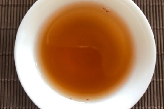 老白茶上火還是去火？夏季喝煮的老白茶會(huì)容易上火！