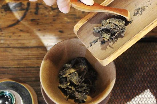 茯磚茶與普洱茶哪個好，茯茶和普洱茶口味區(qū)別