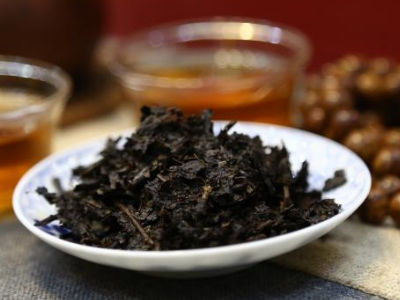 黑茶的功效與作用，長(zhǎng)期喝黑茶有什么功效？