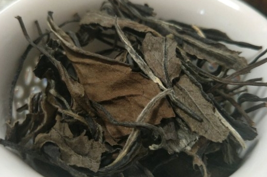 福鼎白茶貢眉和壽眉的區(qū)別，壽眉與貢眉有什么區(qū)別