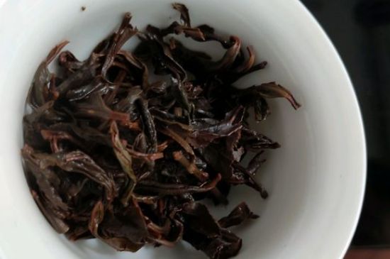 正山小種喝起來苦澀有點酸對嗎，正山小種發(fā)酸有害嗎