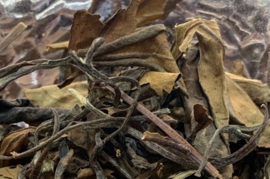 老白茶上火還是去火？夏季喝煮的老白茶會(huì)容易上火！