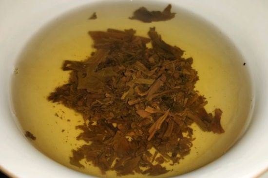 女人喝紅茶好還是喝普洱茶好，普洱茶和紅茶哪個適合女人喝