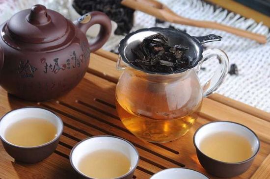 母樹(shù)大紅袍給誰(shuí)喝了，為什么母樹(shù)大紅袍叫三棵六株？