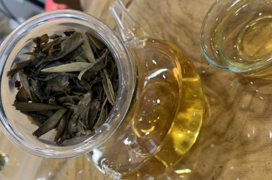 白茶三年為藥七年為寶的原理，為什么說(shuō)一年茶三年藥七年寶？