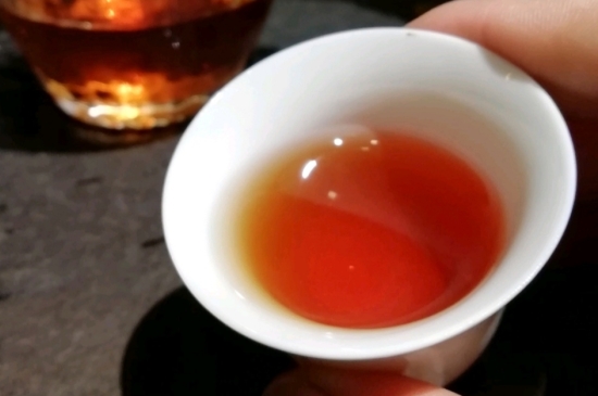 長期喝巖茶會上火嗎？巖茶這樣喝了容易上火！